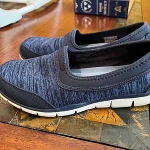 Sketchers Size 8.5